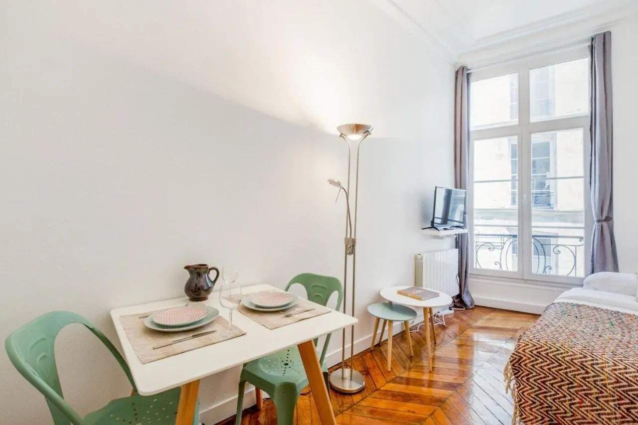 Apartament Brand New Near Louvre And Opera