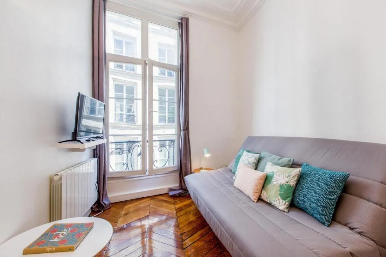 Brand New Near Louvre And Opera Apartament
