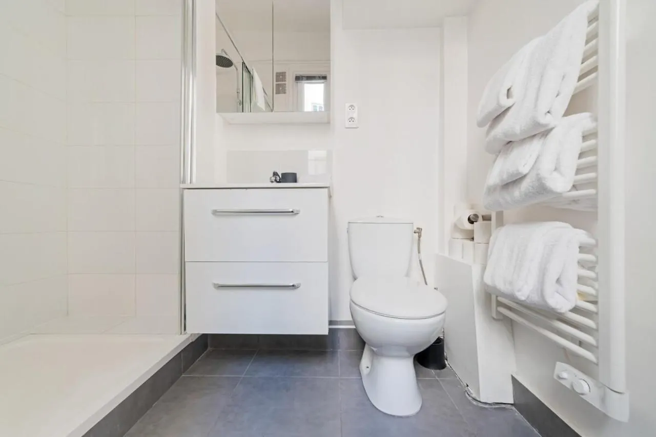 Apartament Brand New Near Louvre And Opera *