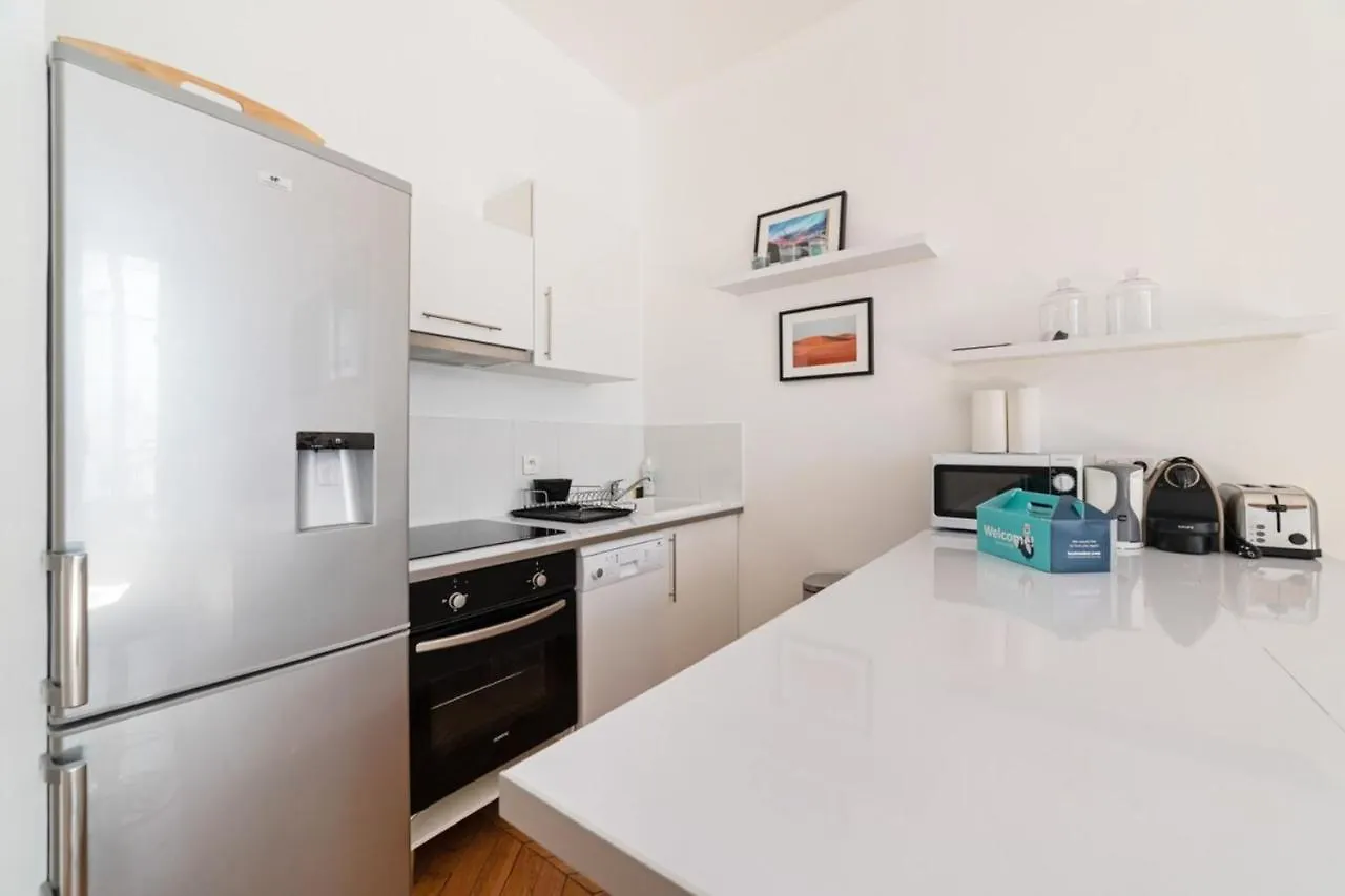 Apartment Brand New Near Louvre And Opera Paris