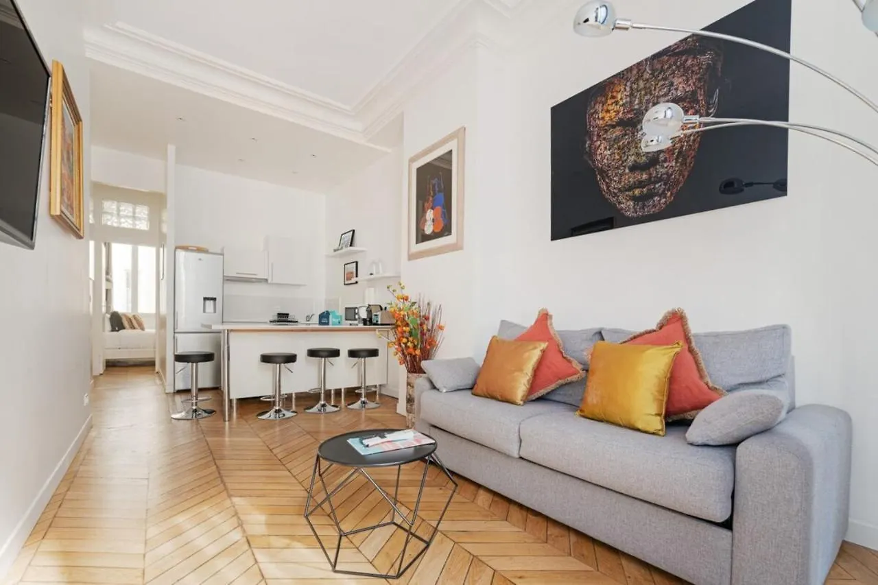 Brand New Near Louvre And Opera Apartament